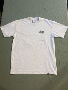 Men's Nike ACG Graphic Shirt White Loose Fit S